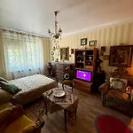 Old Town Riverside Antique Gallery Self Check-in * Klaipeda