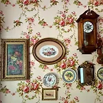 Old Town Riverside Antique Gallery Self Check-in Apartment *