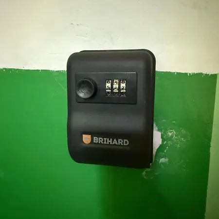 Old Town Riverside Antique Gallery Self Check-in * Klaipėda