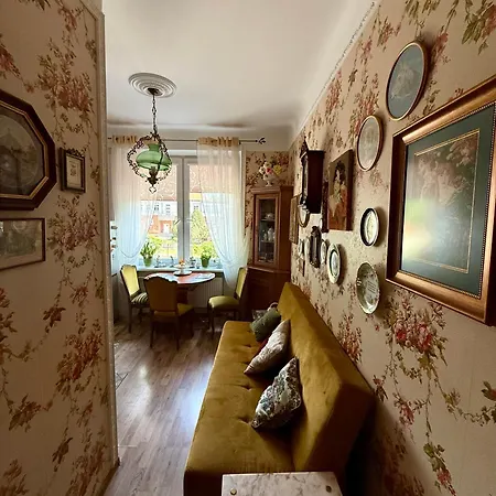 Old Town Riverside Antique Gallery Self Check-in