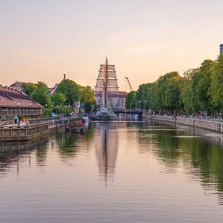 Old Town Riverside Antique Gallery Self Check-in Apartment Klaipėda