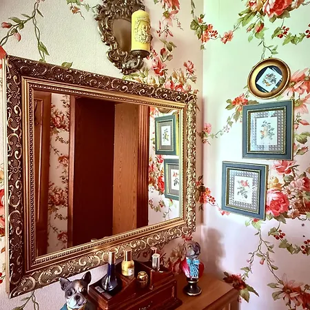 Old Town Riverside Antique Gallery Self Check-in Apartment