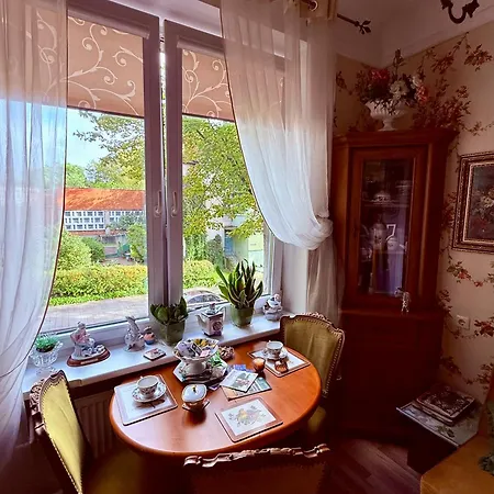 Old Town Riverside Antique Gallery Self Check-in Клайпеда