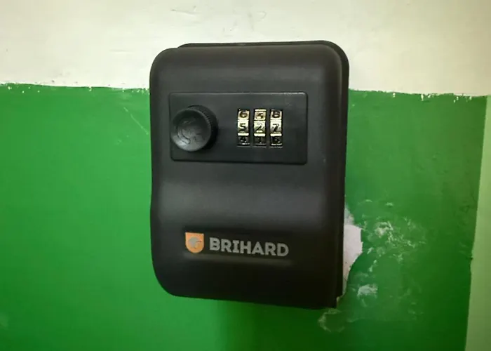 Old Town Riverside Antique Gallery Self Check-in * Klaipėda