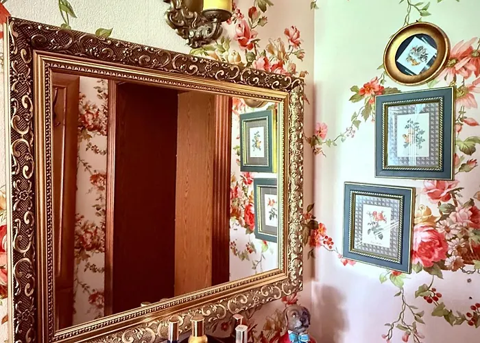 Old Town Riverside Antique Gallery Self Check-in Appartement